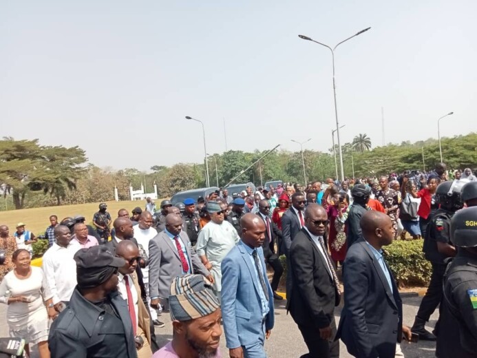 189E07AC-9D6E-4B2B-BC86-658EDB15AA19