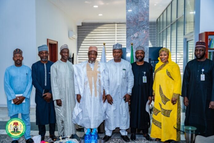 B8B46E83-932E-4970-AAFB-5FFBCA046C7C