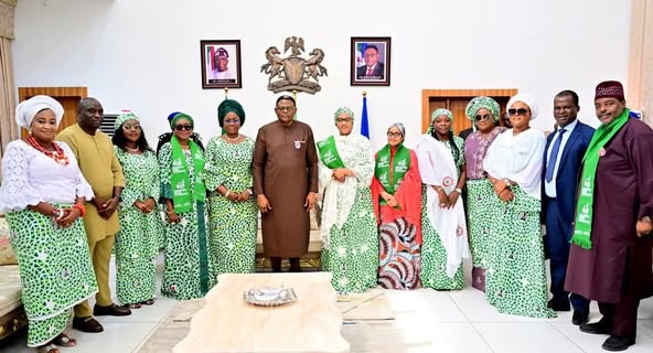 FCA4BB12-42FD-4AB9-90FF-6C84C1537CDE